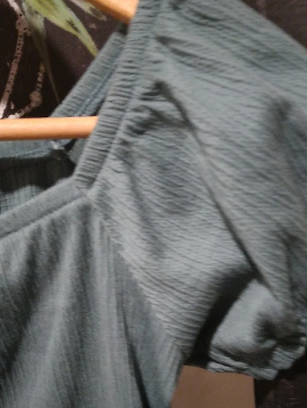 Girls Old Navy Ribbed Off-Shoulder Crop Top